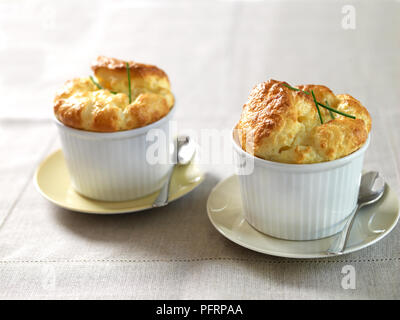 Knoblauch und Ziegenkäse souffles Stockfoto