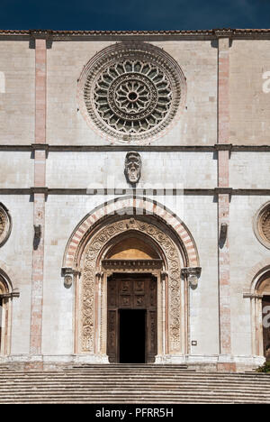 Italien, Perugia, Todi, klassischen romanischen Fassade des 12 C Dom zu Maria Santissima Assunta Stockfoto