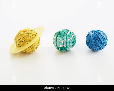 Schritt für Schritt das Gummiband der Planeten. Saturn, Uranus und Neptun. Stockfoto