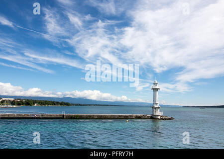 Leuchtturm in Paquis (künstliche Halbinsel und Strand), Genf, Schweiz Stockfoto