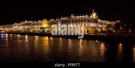 Oktober 2017. Blick auf St. Petersburg. Winter Palace in der Nacht Stockfoto