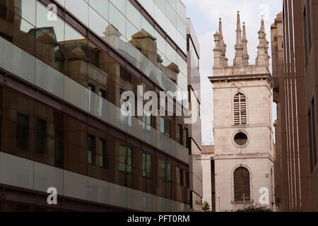 August 2017 - ein Blick auf die St. Mary Somerset, 12. Jahrhundert Kirche in London, die von grossen Brand im Jahre 1666 zerstört und wieder aufgebaut, die von berühmten Architekten Sir Christoph Stockfoto