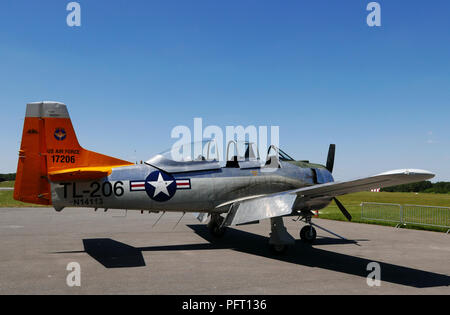 North American T-28, N 14113, Flugplatz de Cerny-La Ferte-Alais, Amicale Jean-Baptiste Salis in der Nähe von Paris, Ile-de-France, Frankreich, Europa Stockfoto