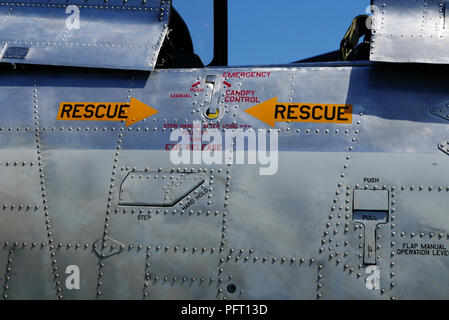 North American T-28, N 14113, Flugplatz de Cerny-La Ferte-Alais, Amicale Jean-Baptiste Salis in der Nähe von Paris, Ile-de-France, Frankreich, Europa Stockfoto