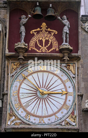 Die astronomische Uhr im nördlichen Querschiff der Wells Cathedral Wells, Somerset England Großbritannien Stockfoto