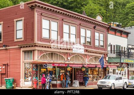 Mount Juneau Trading Post-SE Alaskas älteste Native Trading Post wurde schon vor langer Zeit - auf einem eher regnerischen Tag in Juneau, der Hauptstadt von Al Stockfoto