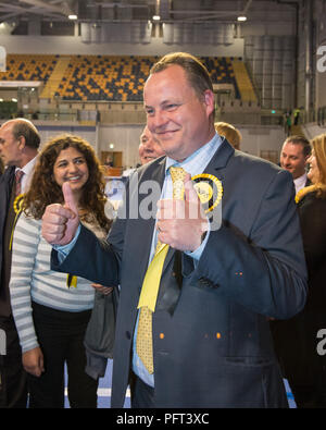 SNP-Kandidat Chris Stephens gewinnt die Glasgow South Sitz, britischen Parlamentswahlen, Emirates Arena, Glasgow, 9. Juni 2017 Stockfoto