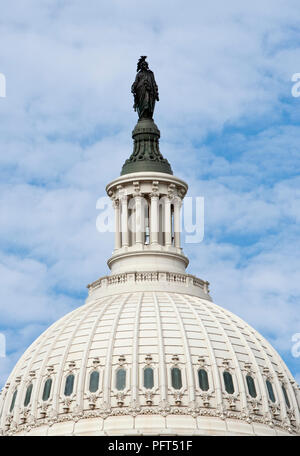 USA, Washington DC, US Capitol, Statue der Freiheit auf der Oberseite der Kuppel Stockfoto