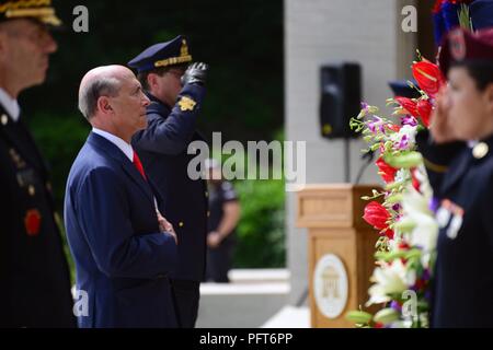Der Botschafter der Vereinigten Staaten von Amerika Herr Lewis M. Eisemberg spricht während der Verlegung von Memorial Kränze, am Memorial Day Zeremonie, Friedhof und Denkmal, Florenz, Italien, 28. Mai 2018. Stockfoto