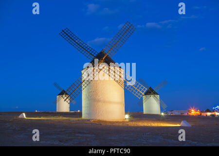 Windmühlen. Campo de Criptana, Provinz Ciudad Real, Castilla-La Mancha, Spanien. Stockfoto