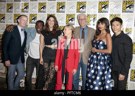 2018 San Diego Comic Con - Der gute Ort - Fotoshooting mit: Moderator, Milliam Jackson Harper, D'Arcy Carden, Kristen Bell, Ted Danson, Jameela Jamil, Manny Cacinto Wo: San Diego, Kalifornien, Vereinigte Staaten, wenn: 21 Jun 2018 Credit: Tony Forte/WANN Stockfoto