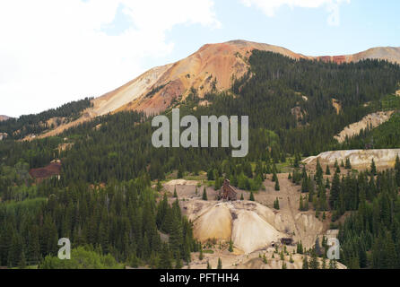 Verfallene Mine am Red Mountain Pass, Colorado Stockfoto
