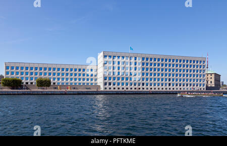 Die Maersk/Maersk Hauptsitz am Esplanaden in Kopenhagen, Dänemark, vom Inneren Hafen gesehen. Die A.P. Moller-Maersk. Stockfoto