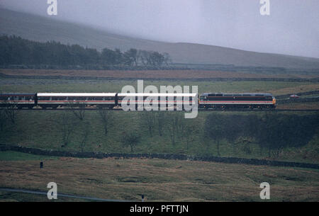Intercity auf der British Rail zu Carlisle Pennine Bahnstrecke vereinbaren Stockfoto