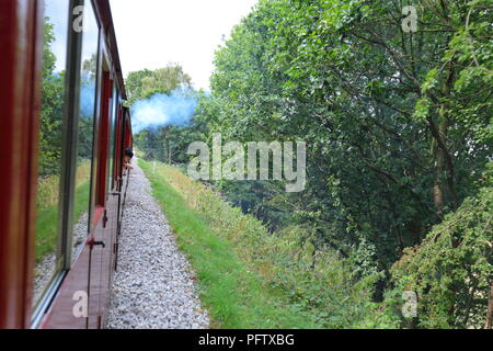 Der Blick von einer Beförderung auf einem Zug in Kirklees Light Railway in der Nähe von Huddersfield in West Yorkshire Stockfoto