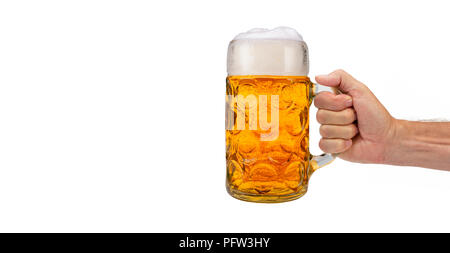 Isolierte Bierkrug in der Hand auf dem Oktoberfest in München. Stockfoto