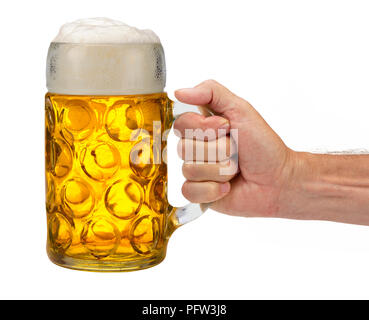 Isolierte Bierkrug in der Hand auf dem Oktoberfest in München. Stockfoto