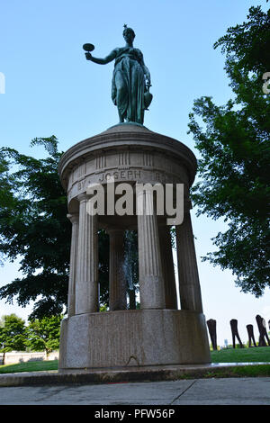 Die Hebe Brunnen Denkmal für Joseph Rosenberg am südlichen Ende von Chicagos Grant Park entfernt und 1893 installiert. Stockfoto