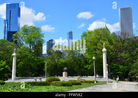 Abraham Lincoln, Leiter des Staatlichen (aka Sitzenden Lincoln) von Augustus Saint-Gaudens in Chicagos Grant Park Court der Präsidenten Garten im Jahre 1926 installiert. Stockfoto