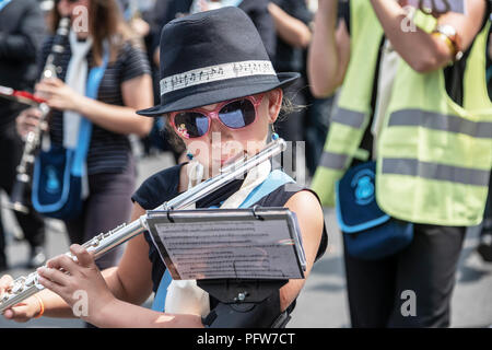 Parade der Riesen, Les Feste de Gayant, ein jährliches Festival der Riese als Symbol von Douai, wenn große Büsten, die die Gayant Stockfoto