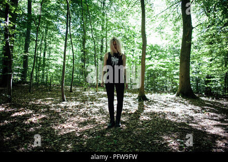 Dänemark, Roskilde - Juli 2, 2018. Die dänische 1-Frau Black Metal Act Myrkur ist, bevor ein Live Konzert während der dänischen Musik Festival Roskilde Festival 2018 dargestellt. (Foto: Gonzales Foto-Malthe Ivarsson). Stockfoto