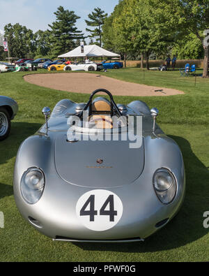 PLYMOUTH, MI/USA - Juli 29, 2018: Ein 1959 Porsche RSK 718 Le Mans Rennwagen auf Anzeige an der Concours d'Elegance von Amerika Auto zeigen. Stockfoto
