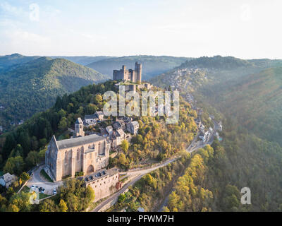 Frankreich, Aveyron, Najac, beschriftet Les Plus beaux villages de France (Schönste Dörfer Frankreichs), mittelalterliches Dorf und Burg Najac, ehemalige Stockfoto