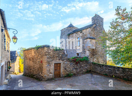 Frankreich, Aveyron, Najac, beschriftet Les Plus beaux villages de France (Schönste Dörfer Frankreichs), Gasse und die Maison du Senechal, Senec Stockfoto