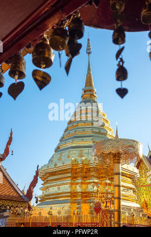 Goldene Chedi im Wat Phra, die Doi Suthep, Chiang Mai, Thailand Stockfoto
