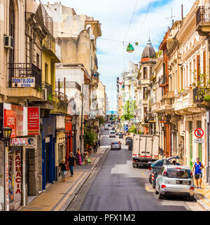 BUENOS AIRES, ARGENTINIEN - 25. Dezember 2017: Blick auf die Straße des alten Teil der Stadt. Kopieren Sie Platz für Text Stockfoto