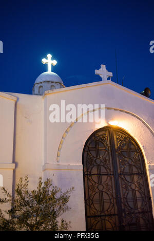 St. George Kapelle oder Agios Georgios auf dem Lycabettus Hügel in Athen, Griechenland. Stockfoto