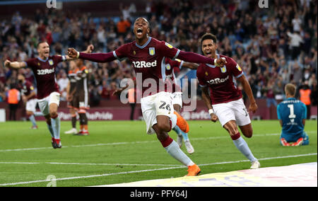 Aston Villa Jonathan Kodjia (Mitte) feiert das zweite Ziel seiner Seite des Spiels zählen während der Himmel Wette WM-Match in der Villa Park, Birmingham. Stockfoto