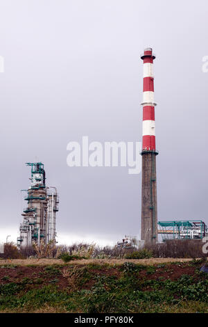 Chemische Installation - Teil einer großen Raffinerie Stockfoto