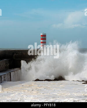 Fluss Douro Mündung in einer stürmischen Morgen Stockfoto