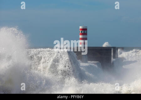 Fluss Douro Mündung in einer stürmischen Morgen Stockfoto