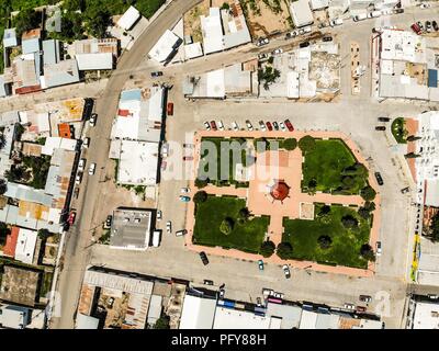 Moctezuma, Sonora Mexico. Sierra Madre Occidental. (Foto: LuisGutierrez/NortePhoto.com)... Tiro de Alto del Scape ángulo de la Ciudad Contra el cielo. Stadtbild. Hohe Aufnahme von Stadtbild gegen Sky Stockfoto