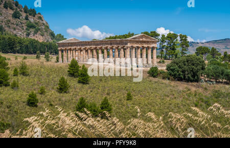 Der Tempel der Venus in Segesta, Antike griechische Stadt in Sizilien, Süditalien. Stockfoto