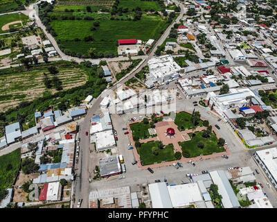 Moctezuma, Sonora Mexico. Sierra Madre Occidental. (Foto: LuisGutierrez/NortePhoto.com)... Tiro de Alto del Scape ángulo de la Ciudad Contra el cielo. Stadtbild. Hohe Aufnahme von Stadtbild gegen Sky Stockfoto