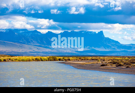 Blick auf die Berglandschaft, Patagonien, Chile. Kopieren Sie Platz für Text Stockfoto