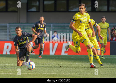 Verona, Italien. 18 Aug, 2018. Bentegodi Stadion, Verona, Italien - 18.08.2018 Cristiano Ronaldo von Juvemtus während seiner ersten Serie ein Fußballspiel. Quelle: Giampiero Sposito/Pacific Press Credit: Giampiero Sposito/Pacific Press/Alamy leben Nachrichten Stockfoto