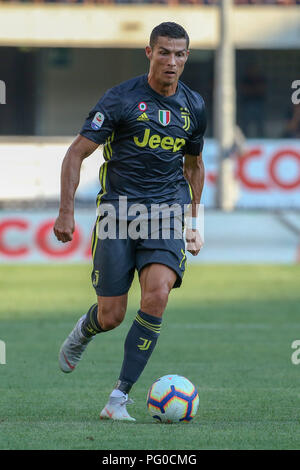 Verona, Italien. 18 Aug, 2018. Bentegodi Stadion, Verona, Italien - 18.08.2018 Cristiano Ronaldo von Juvemtus während seiner ersten Serie ein Fußballspiel. Quelle: Giampiero Sposito/Pacific Press Credit: Giampiero Sposito/Pacific Press/Alamy leben Nachrichten Stockfoto