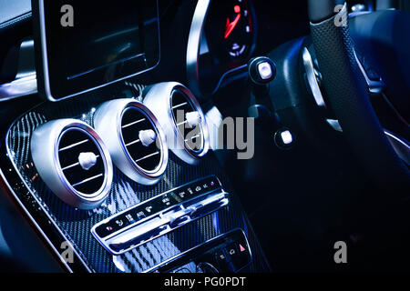 Auto Lüftung und Klimaanlage - Details und Kontrollen der modernen Auto. Stockfoto