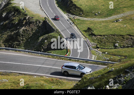 Die transfagarasan Straße, eine gepflasterte Mountain Road Kreuzung der südliche Abschnitt der Karpaten von Rumänien Stockfoto