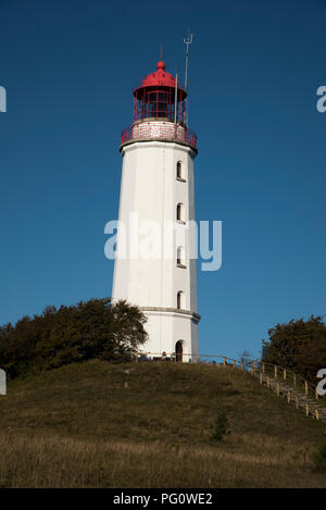 Leuchtturm Dornbusch, das ist der höchste Berg auf Hiddensee, das ist eine Insel in der Ostsee westlich von Deutschlands größter Insel Rügen. Stockfoto