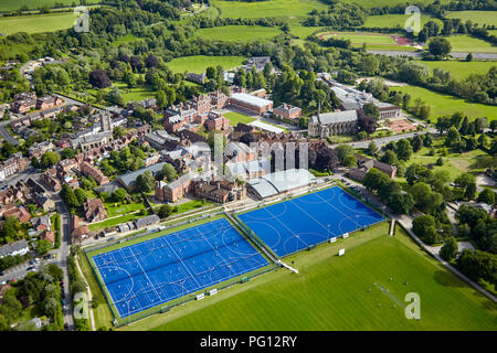 Luftaufnahme der Marlborough College-Gebäude und der Wiltshire-Anlage Stockfoto