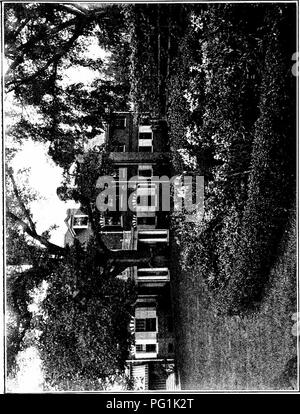 . Handbuch der Gartenarbeit; ein praktischer Leitfaden für die Herstellung der Anlage und den Anbau von Blumen, Obst und Gemüse für zu Hause. Im Garten arbeiten. . Bitte beachten Sie, dass diese Bilder sind von der gescannten Seite Bilder, die digital für die Lesbarkeit verbessert haben mögen - Färbung und Aussehen dieser Abbildungen können nicht perfekt dem Original ähneln. extrahiert. Bailey, L. H. (Liberty Hyde), 1858-1954. New York, der Macmillan Company Stockfoto