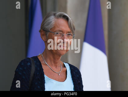 Paris, Frankreich. August 22, 2018 - Paris, Frankreich: der französische Minister für Verkehr Elisabeth getragen verlässt das Elysee Palace nach dem Ministerrat. La Ministre de Transporte, Elisabeth getragen, a la sortie du Conseil des Ministres de la rentree. *** Frankreich/KEINE VERKÄUFE IN DEN FRANZÖSISCHEN MEDIEN *** Credit: Idealink Fotografie/Alamy leben Nachrichten Stockfoto