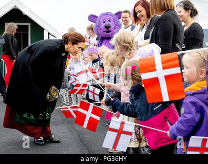 Tórshavn, Färöer, Dänemark. 23 Aug, 2018. Kronprinzessin Mary von Dänemark in Torshavn, am 23. August 2018, die die Schule besuchen? Argjahamri, auf die 1. Der 4 Tage Besuch auf den Färöern Foto: Albert Nieboer/Niederlande/Point de Vue | Quelle: dpa/Alamy leben Nachrichten Stockfoto