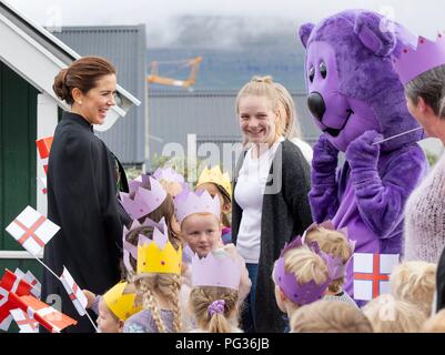 Tórshavn, Färöer, Dänemark. 23 Aug, 2018. Kronprinzessin Mary von Dänemark in Torshavn, am 23 August, 2018, besuchen die Schule á Argjahamri, auf die 1. Der 4 Tage Besuch auf den Färöern Foto: Albert Nieboer/Niederlande/Point de Vue | Quelle: dpa/Alamy leben Nachrichten Stockfoto