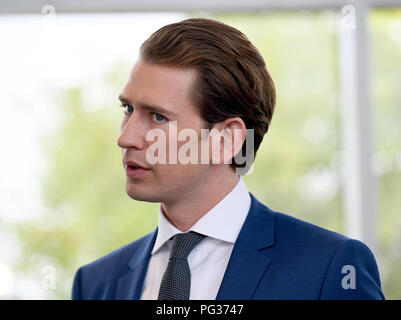 Erfurt, Deutschland. 23 Aug, 2018. Der österreichische Kanzler Sebastian Kurz von der Österreichischen Volkspartei (OVP) kommt für die jährlichen Empfang der CDU-Fraktion im Thüringer Landtag. Quelle: Britta Pedersen/dpa-Zentralbild/dpa/Alamy leben Nachrichten Stockfoto